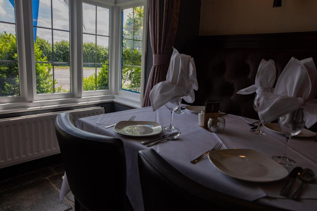 Queens Head Inn 이브샘 외부 사진