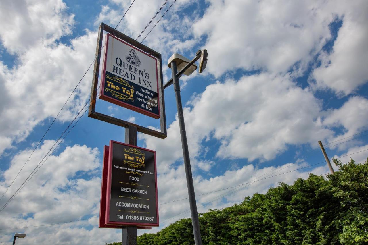 Queens Head Inn 이브샘 외부 사진